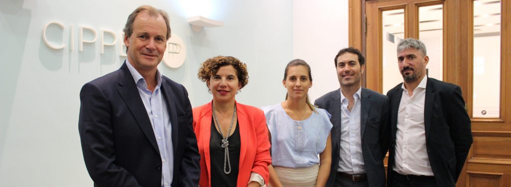 Foto del acuerdo firmado entre CIPPEC y el Gobierno de Entre Ríos
