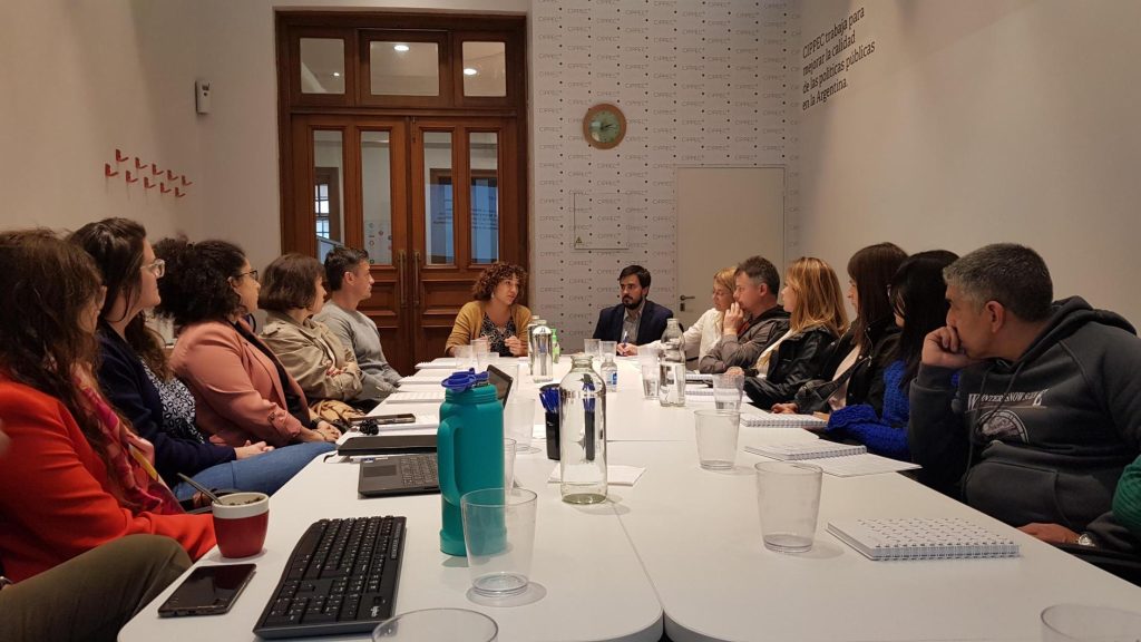 Evento en el auditorio CIPPEC entre integrantes del Programa de Ciudades de CIPPEC y estudiantes del Programa de la Escuela de Gobierno de Austral, en el marco del Programa “Como Gobernar las Ciudades hoy".